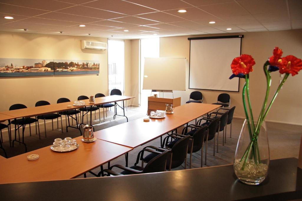טאורנגה Harbour City Motor Inn & Conference מראה חיצוני תמונה