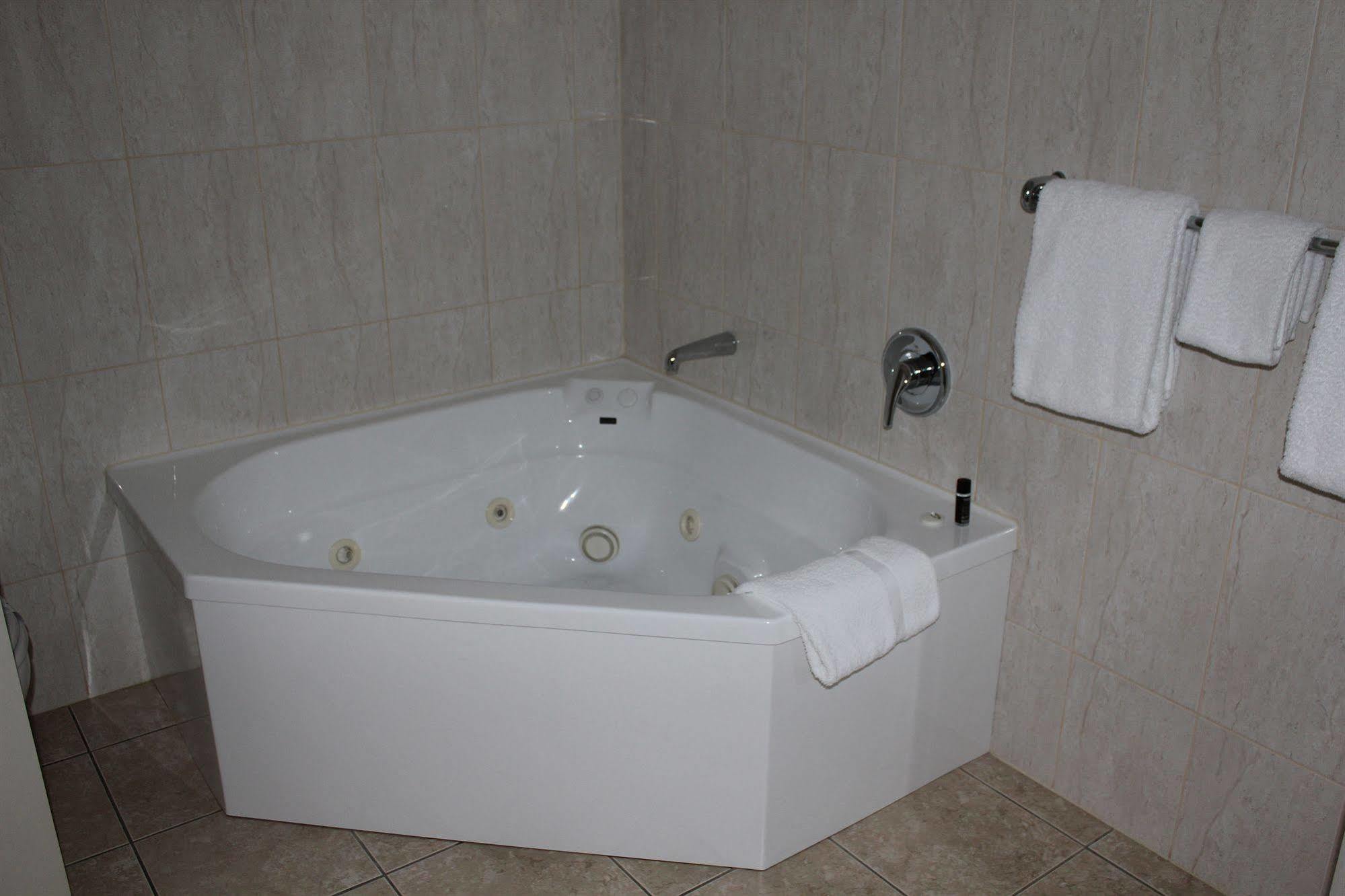 טאורנגה Harbour City Motor Inn & Conference מראה חיצוני תמונה